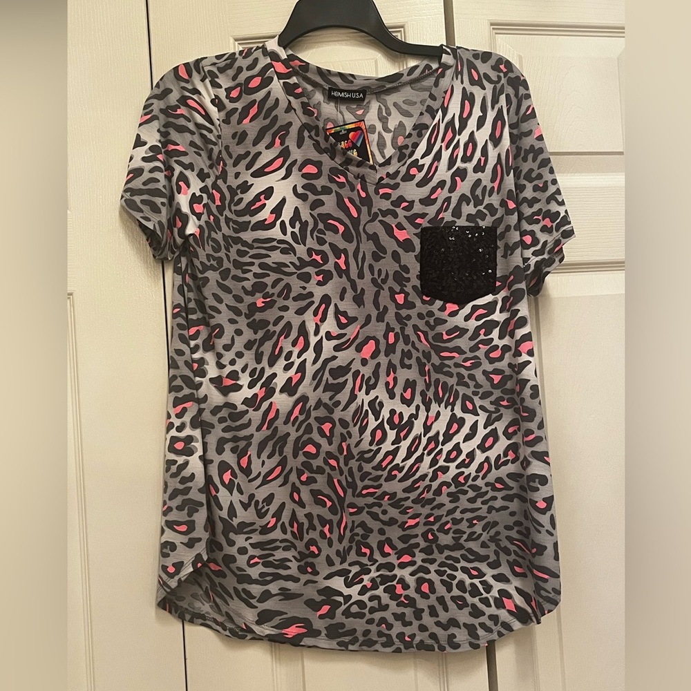 NWT - Heimish USA - Grey & Pink Leopard Pattern Blouse - Womans Large